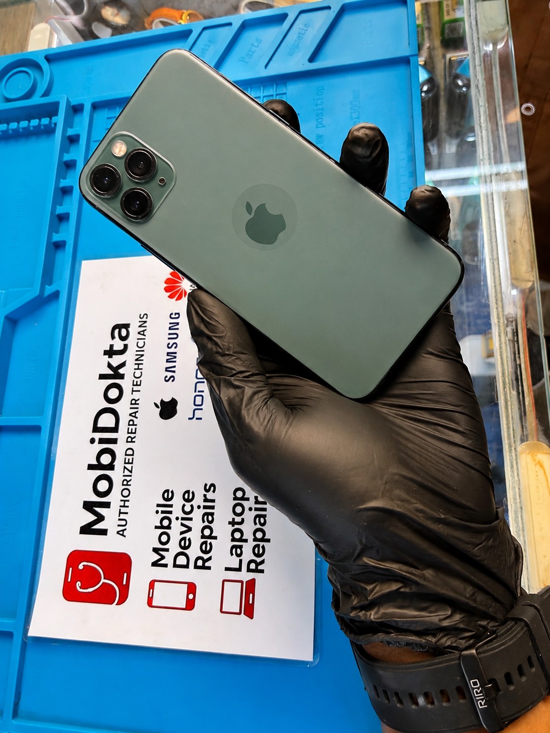 iPhone 11 Pro Max repaired and handed back to client at MobiDokta Danville Pretoria